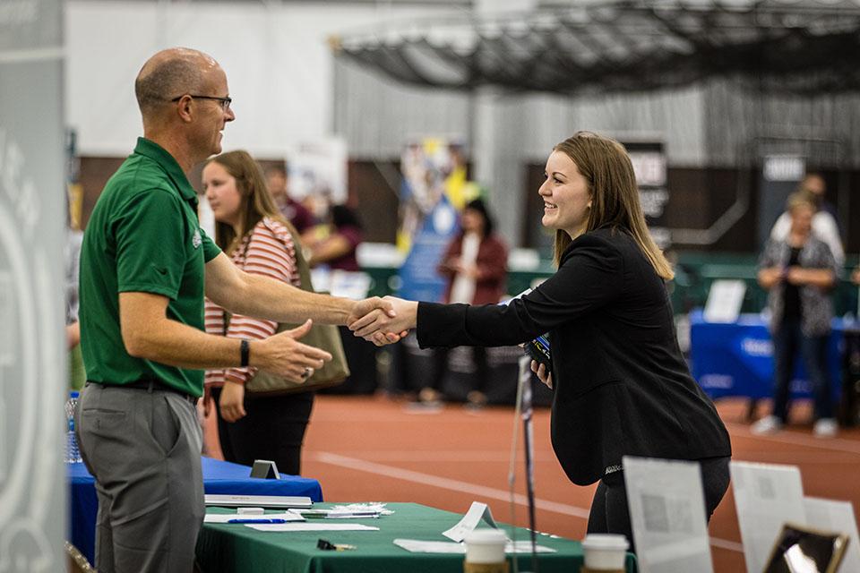 职业生涯的一天 provides opportunities in the fall and spring for students to meet with a variety of employers and graduate school program representatives. (Photo by Lauren Adams/Northwest Missouri State University)