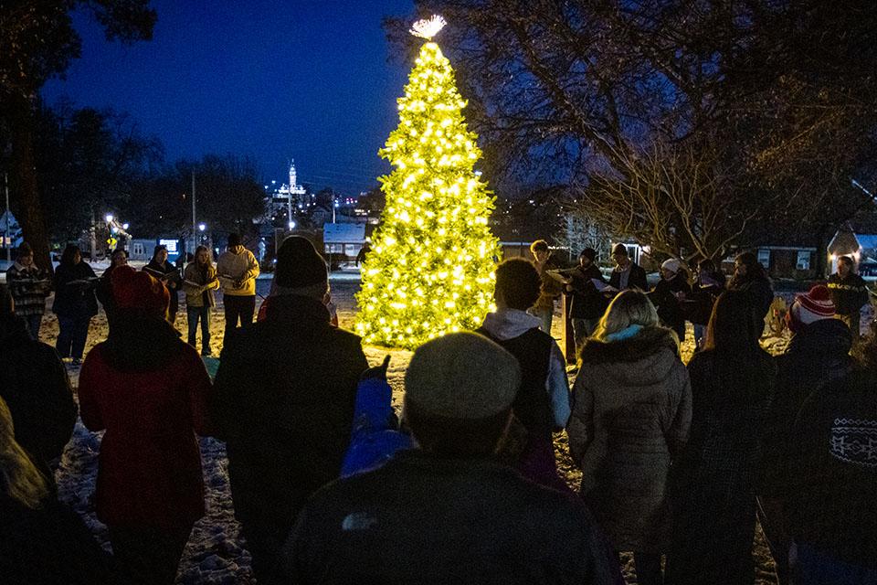 Northwest celebrates holiday season during annual tree lighting ceremony