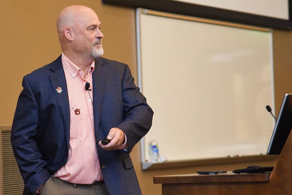 Dr. Heath Parker began work last June as dean of the Edward Via College of Osteopathic Medicine Auburn Campus in Alabama. (提交的图)